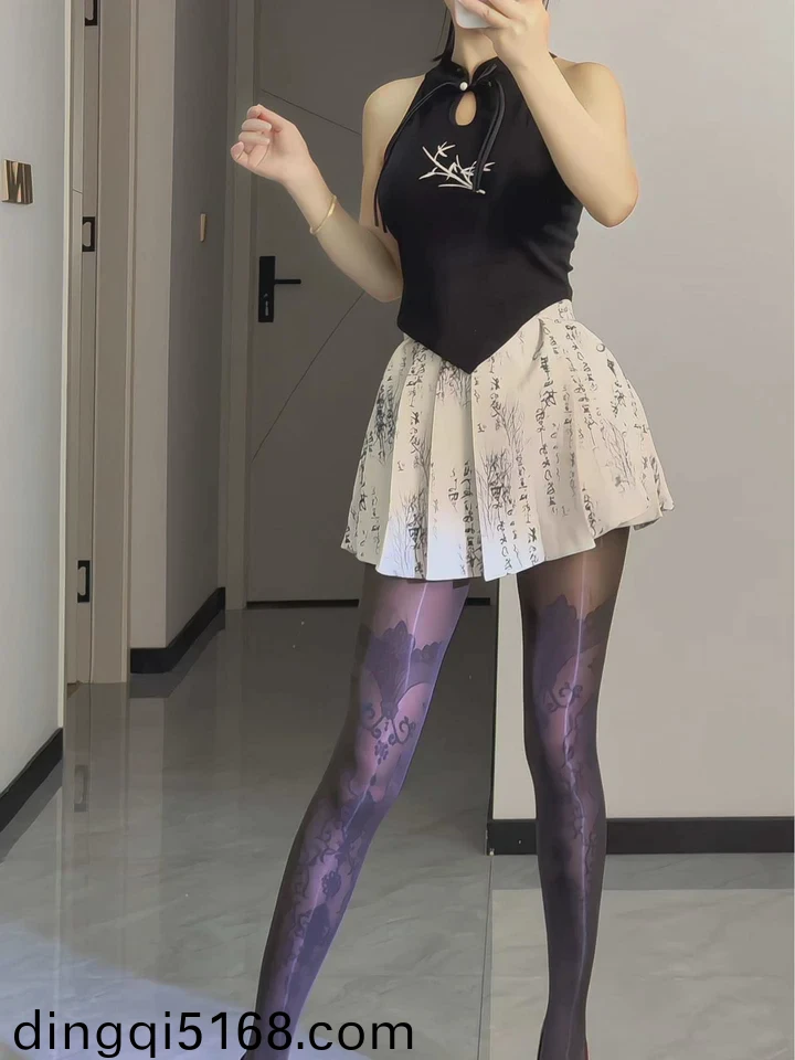 家里没人半夜就和姐姐睡一块